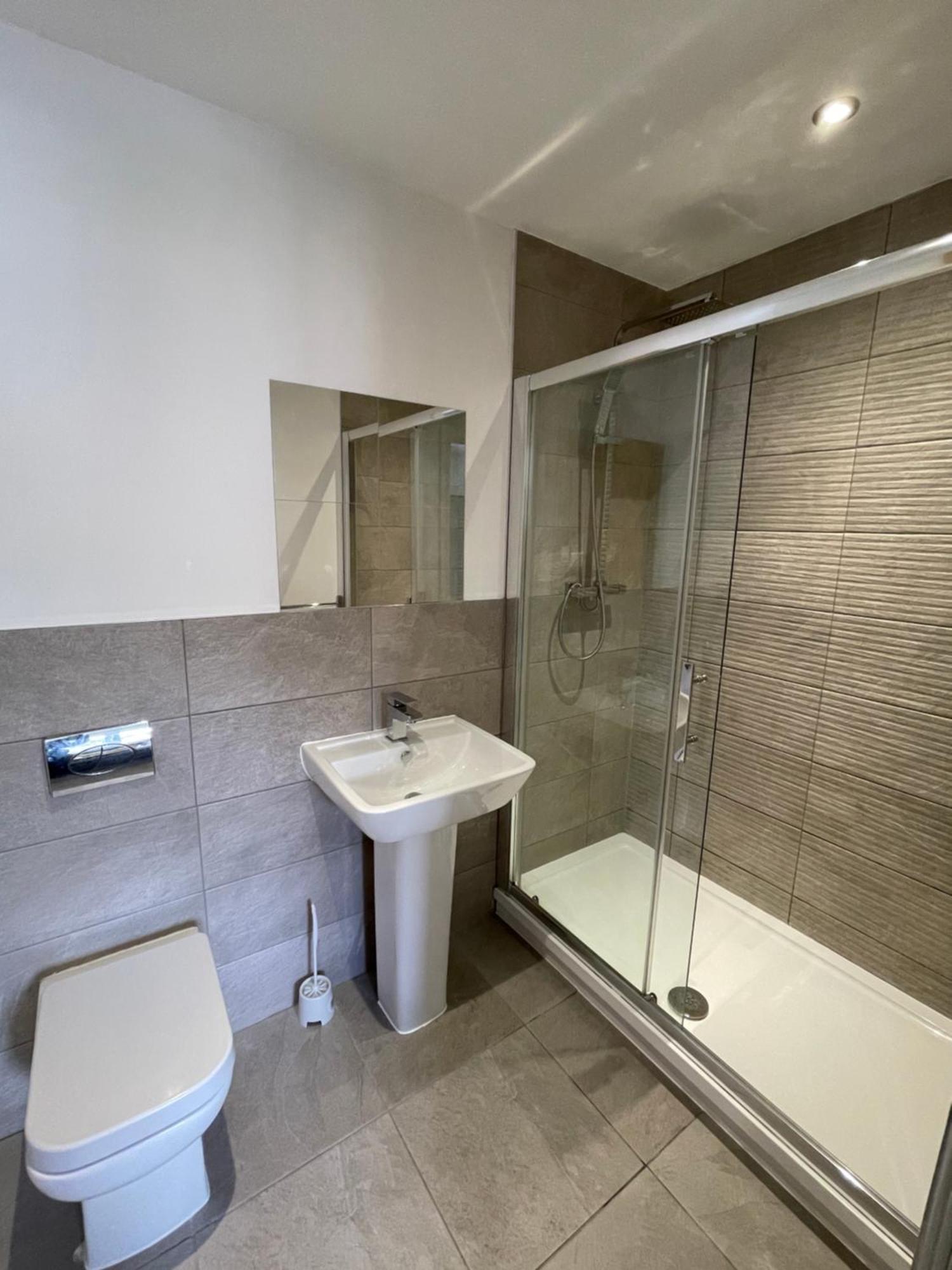 Stylish And Modern 2Br Apartment With Parking Шефилд Экстерьер фото